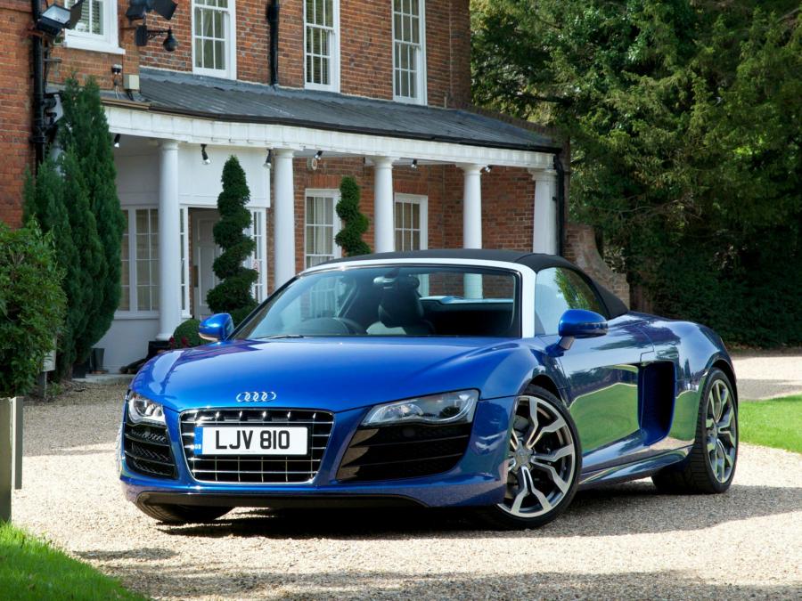  Audi R8 V10 Spyder 2010 года  (UK) (фото 17 из 23)